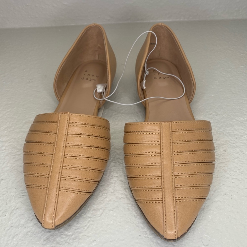 🌟BRAND NEW 🌟 A New Day Tan Flats - Size 6.5